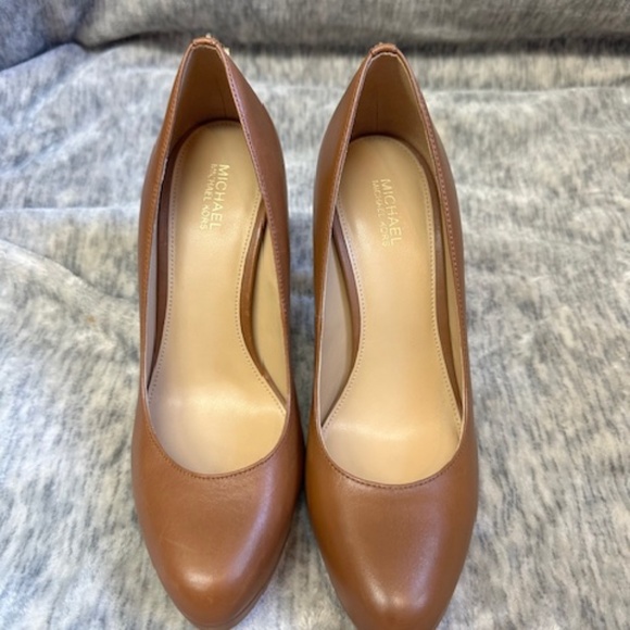 Michael Kors size 7 Chestnut Brown Heels - Picture 1 of 7